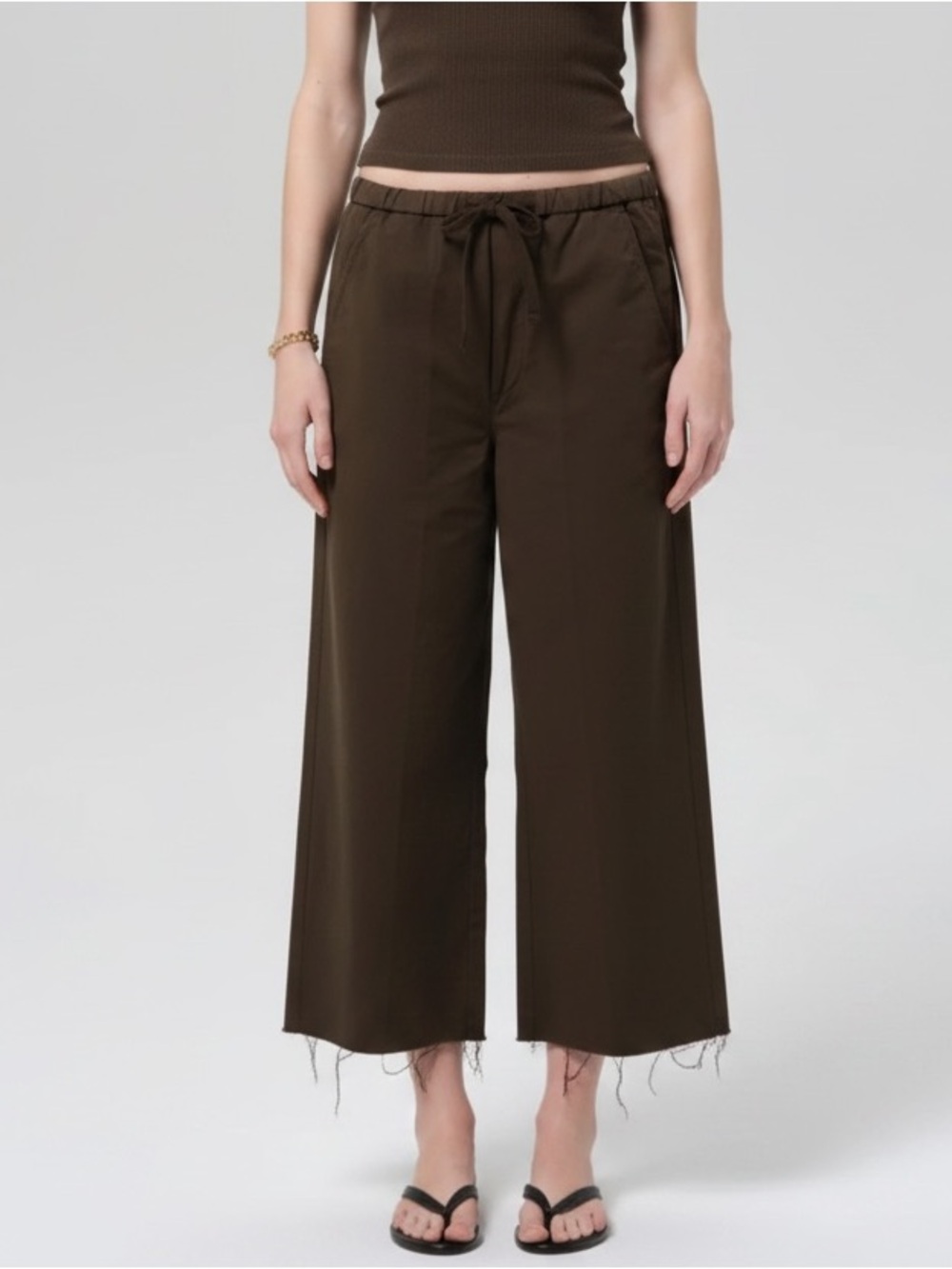 NWOT Citizens of Humanity pull on crop pants brown 27